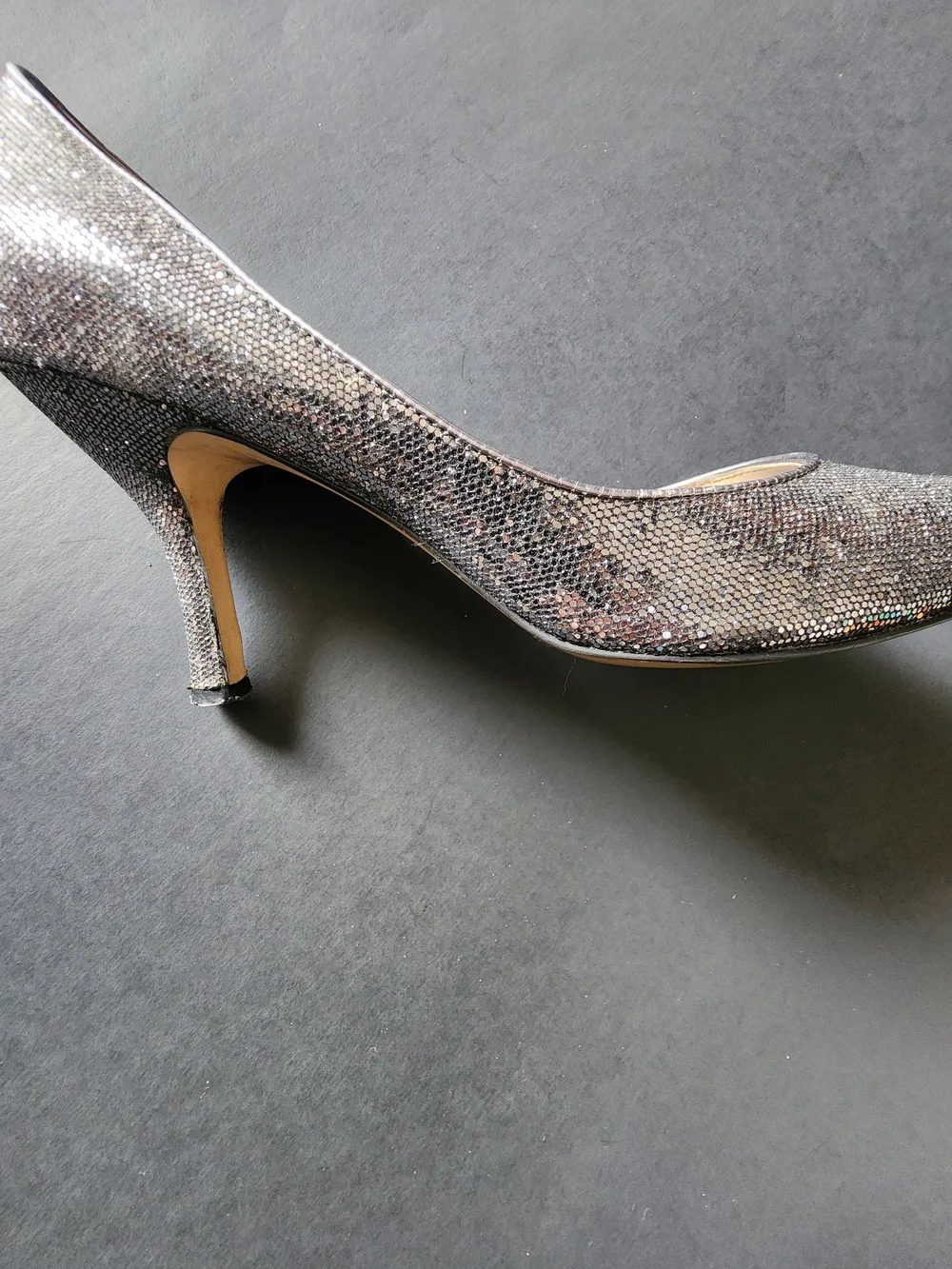 Anne Klein Women's Pointed Toe -Glitter Pumps in Silver